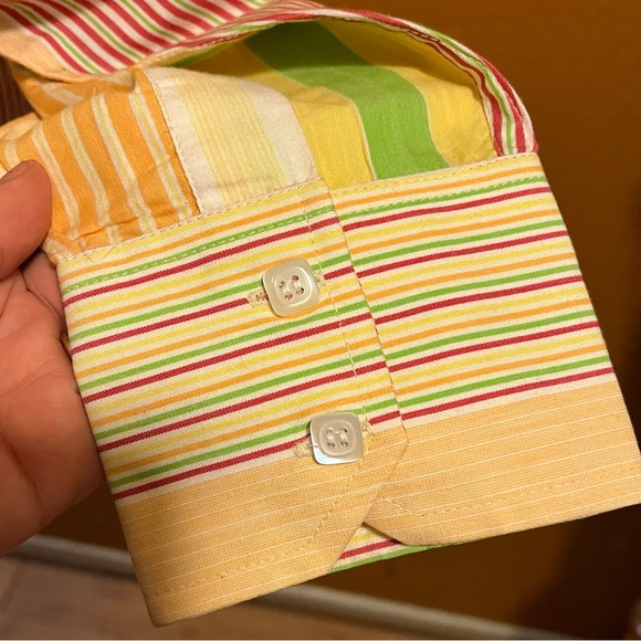 Striped button down 70s vibe with embroidered flowers - Picture 8 of 9